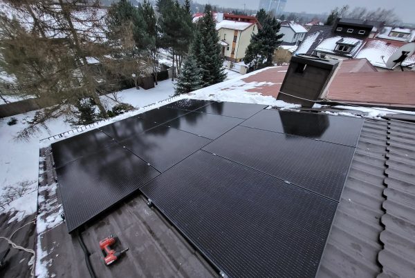 Instalacja 5,67 kWp / 10,5 kWh – Łódź – system hybrydowy